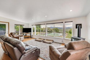 Serene Home with On-Site Pond and Decks in Chiloquin!